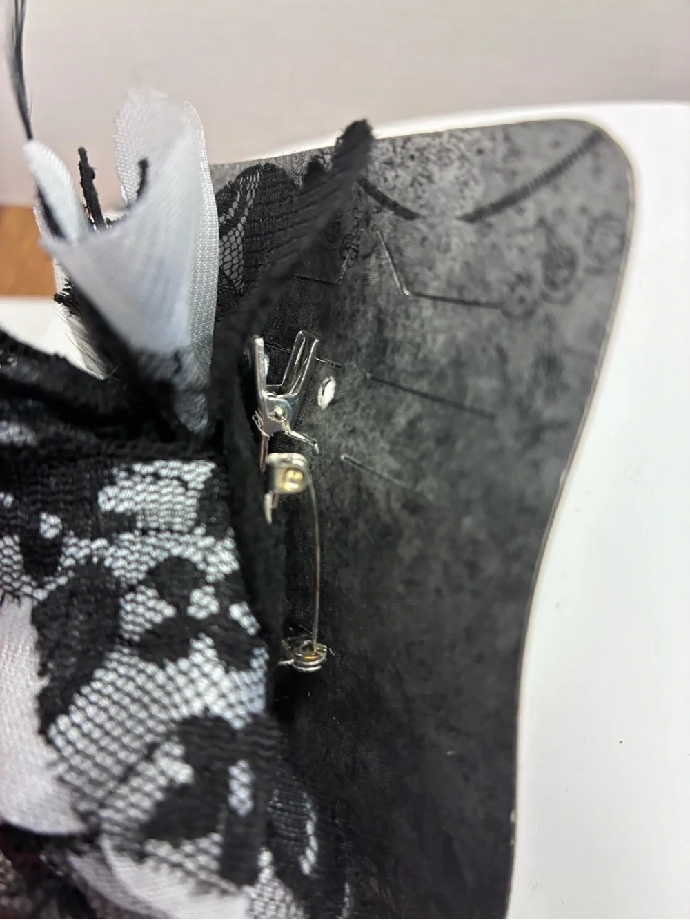 Carole Black And White Floral Feather Brooch And Hair Clip Gothic Emo Style